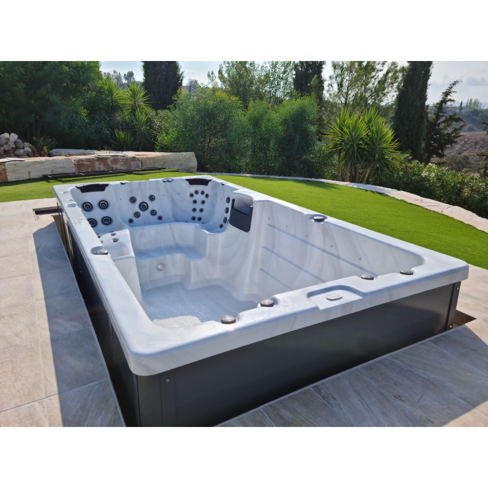 AKAMAS VI 4.5 - Swim Spa - Ex-display