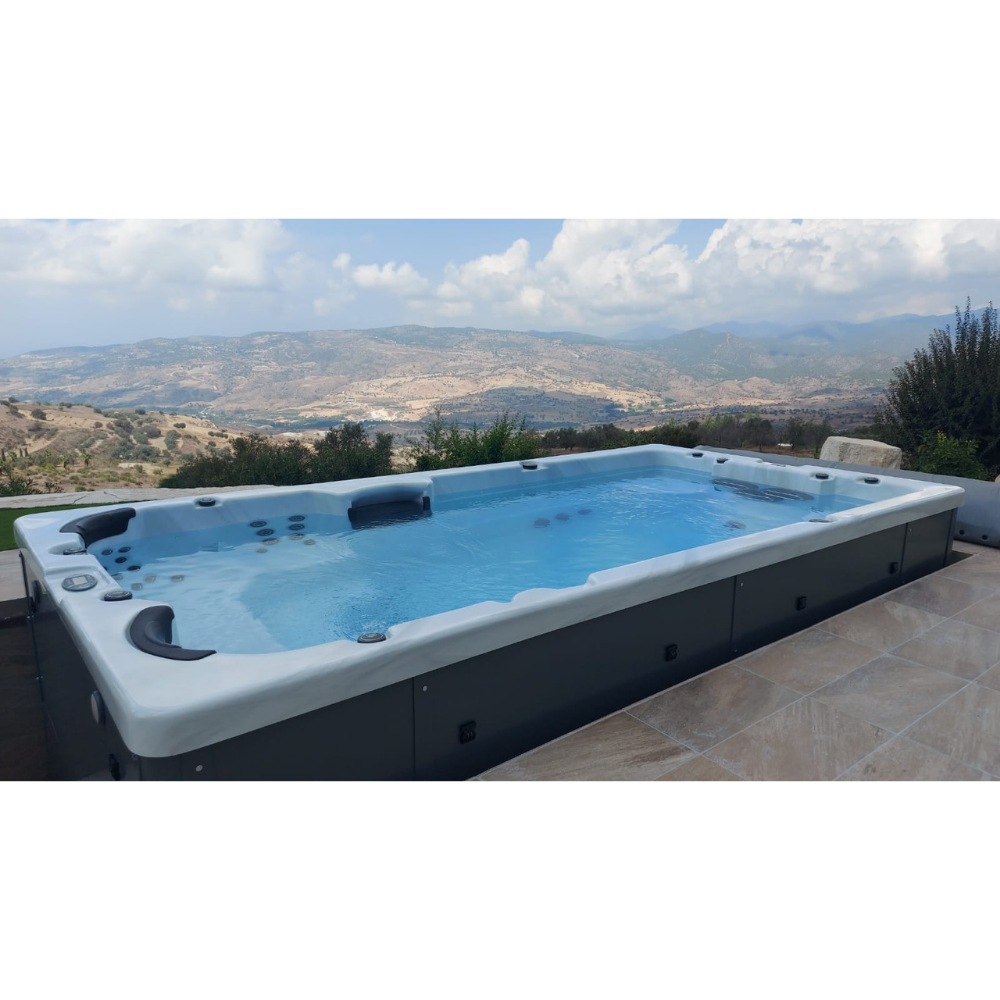 AKAMAS VI 4.5 - Swim Spa - Ex-display